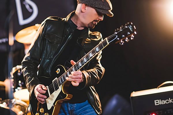 Nick Bold & the Raging Sea