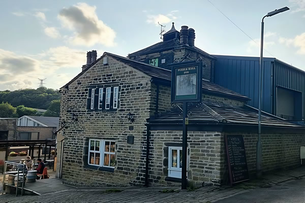 Puzzle Hall Inn u